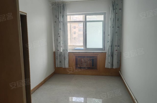 人行家属院3室2厅129㎡26.8万二手房图片