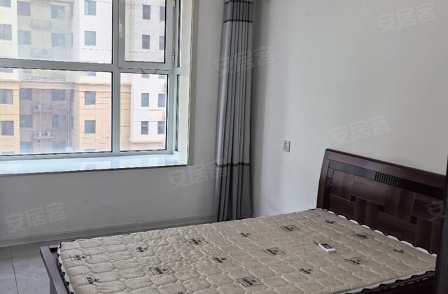 龙岸清华3室2厅131㎡72.8万二手房图片