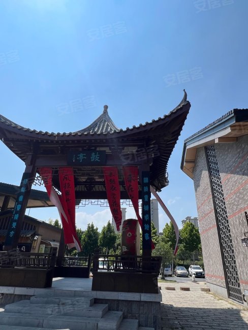 远洋庐玥风景3室2厅1卫88.13㎡南90万