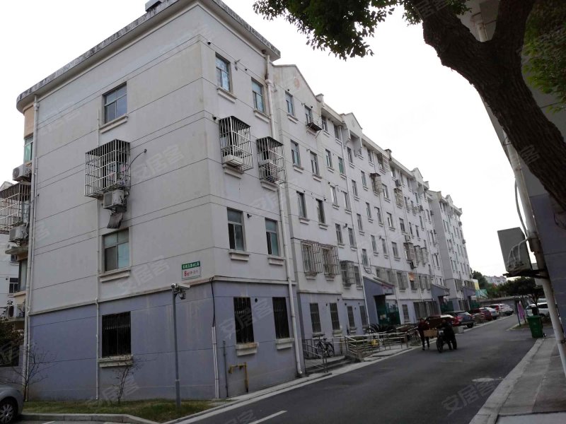 思凡花苑一街坊 