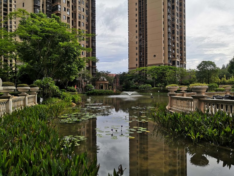 万昌东方巴黎水岸