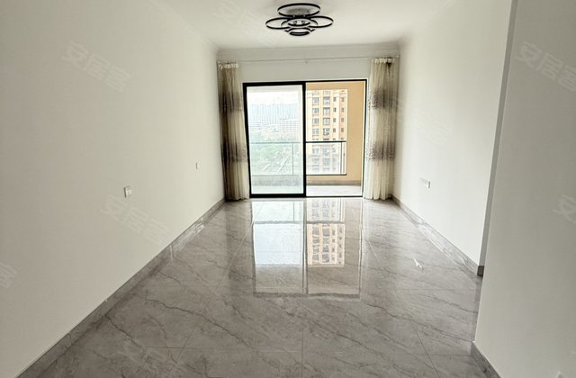 台山万达广场3室2厅98㎡50万二手房图片