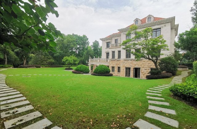 私家庭院,佘山月湖山庄二手房,2700万,5室3厅,5卫,436平米-上海安居客