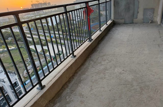 白鹭首府4室2厅142㎡136万二手房图片