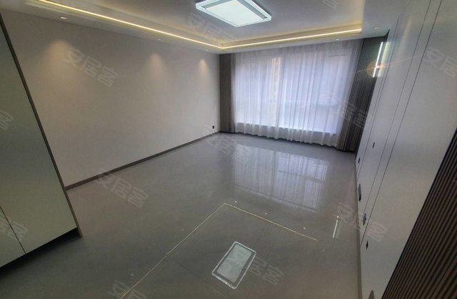 滨湖南苑3室2厅126㎡49.9万二手房图片