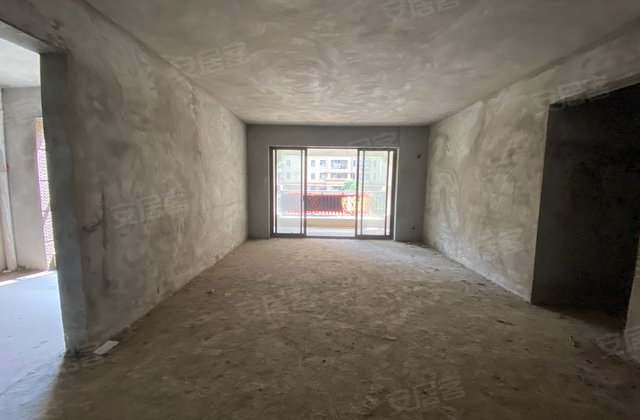 海骏达花园4室2厅153㎡53.8万二手房图片