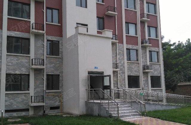 蓝山郡3室1厅89㎡71万二手房图片