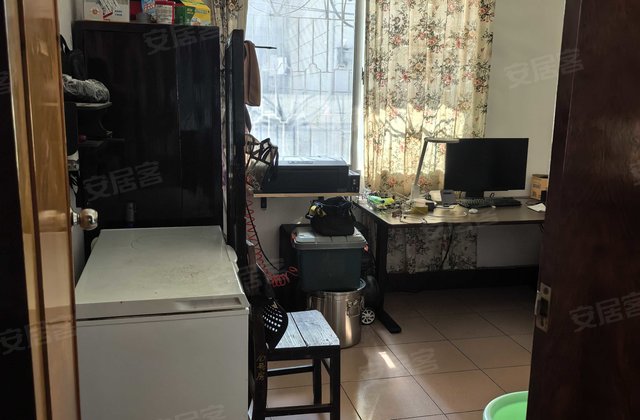 兴衡东路9号小区4室2厅136㎡36万二手房图片