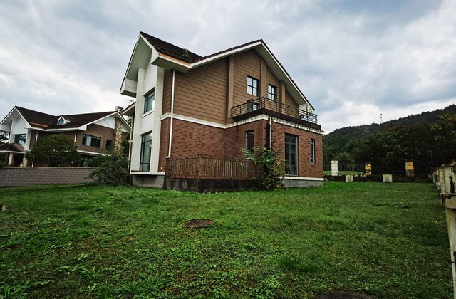 新 青城山纯独栋别墅700平大花园5室4厅6卫高二国际球场旁