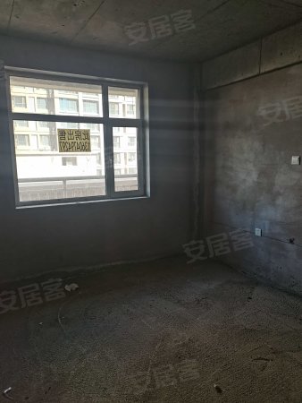 香榭丽舍2室2厅1卫105㎡南北52万