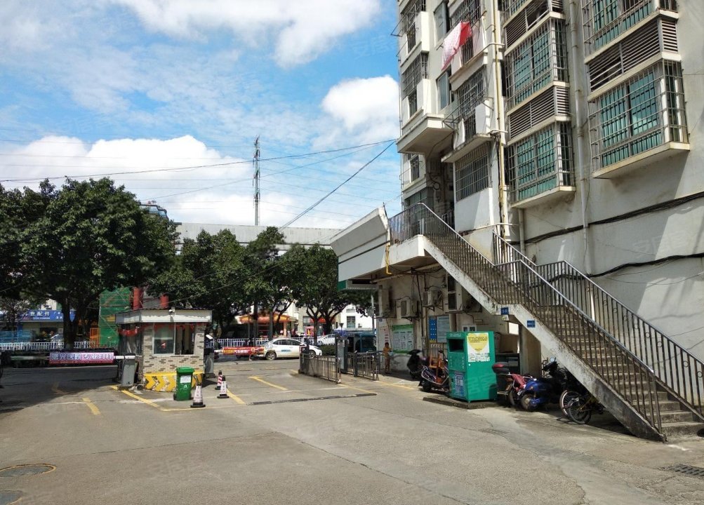 燎原路天和人家精装三房两厅两卫单价6字头满五