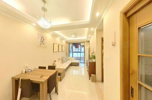 保利香槟国际3室2厅96.16㎡186万二手房图片