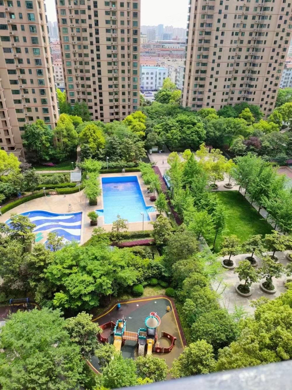 龙馨园中间层层150平方三室两厅两卫豪装2388万