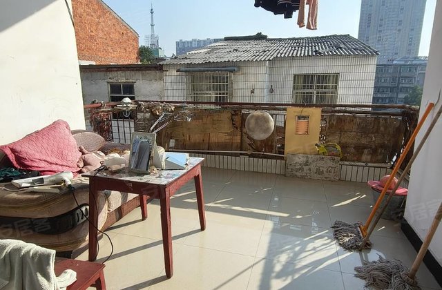 规划局安全文明小区3室2厅130㎡23.8万二手房图片