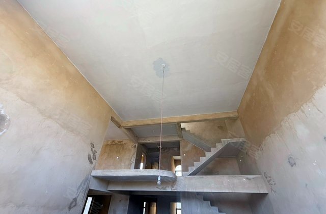 昆华苑浅山逸城5室3厅318㎡110万二手房图片