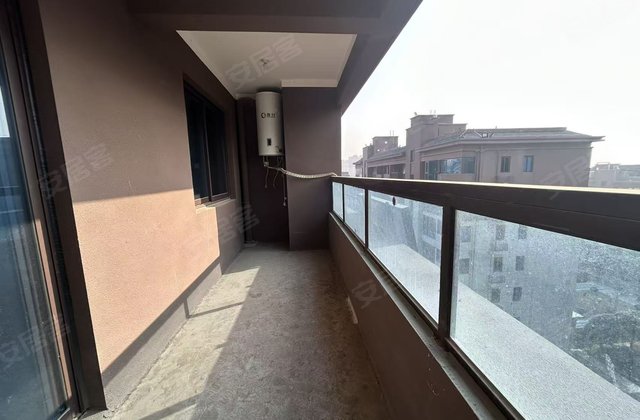 邦泰国宾府3室2厅119㎡76万二手房图片