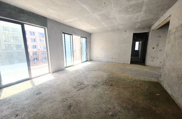 裕田奥莱小镇4室2厅140.24㎡76.8万二手房图片