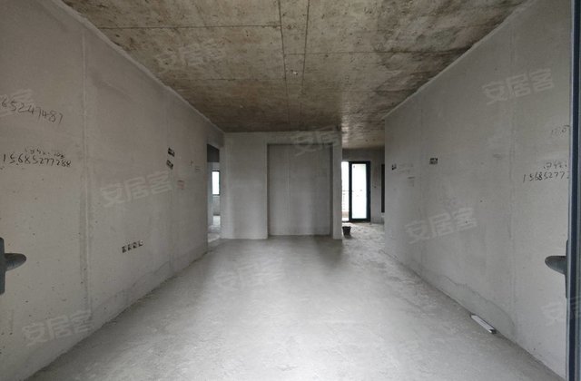 恒大翡翠华庭3室2厅130.88㎡42万二手房图片