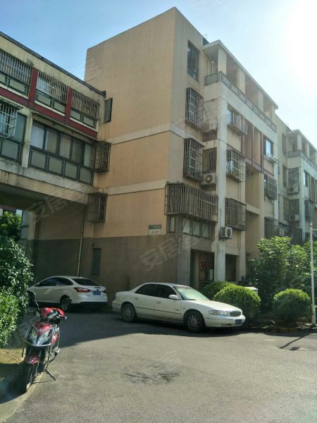 世博家园四街坊 