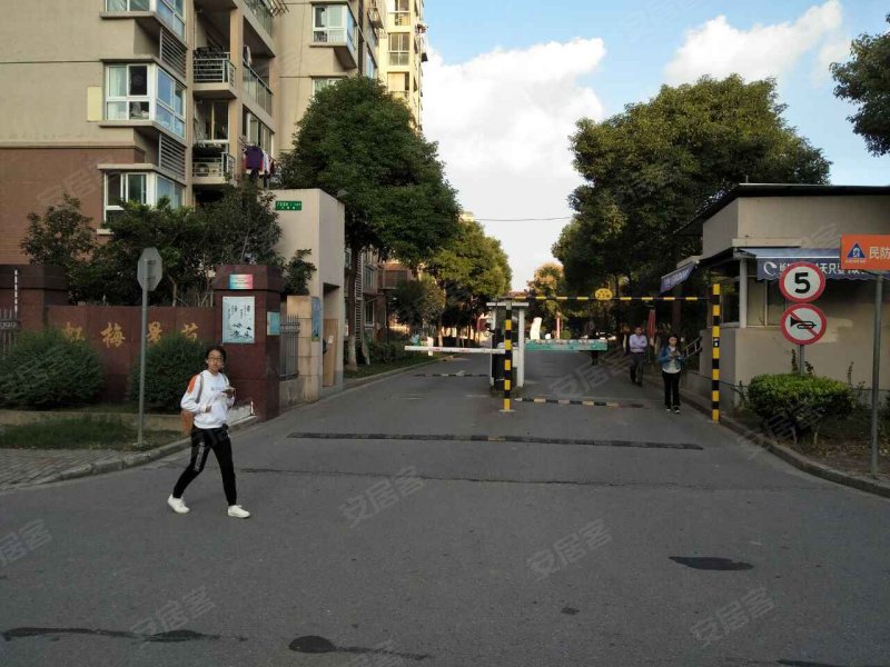 虹梅景苑一街坊 