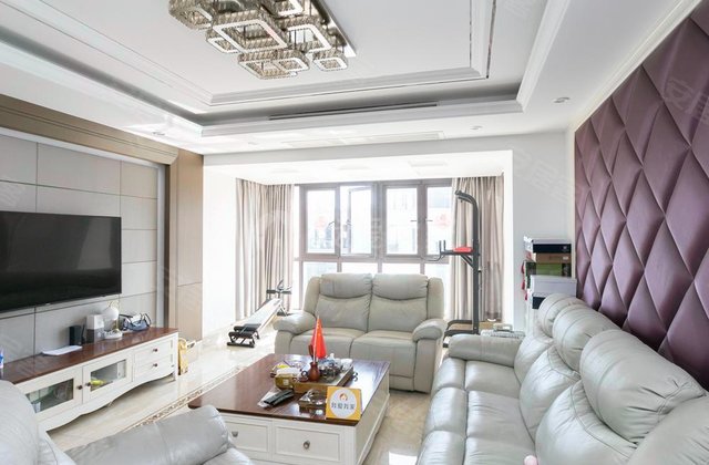 中铁逸都(二期)5室2厅140.74㎡688万二手房图片