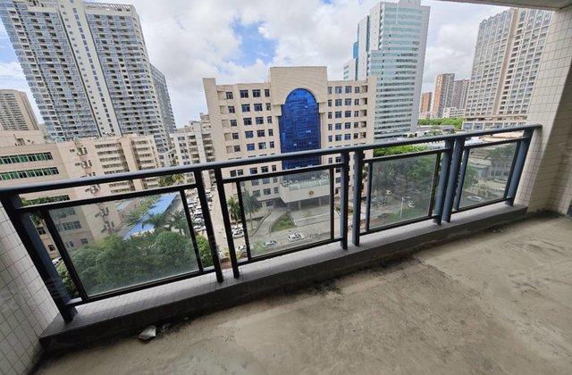 皇冠城商住小区4室2厅128㎡95万二手房图片