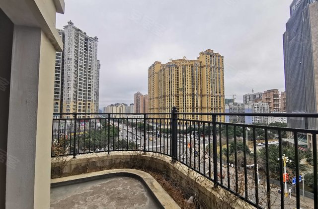 富康财富中心4室2厅152㎡66.8万二手房图片