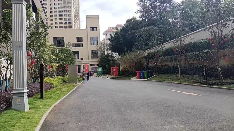 七彩滇南第壹城