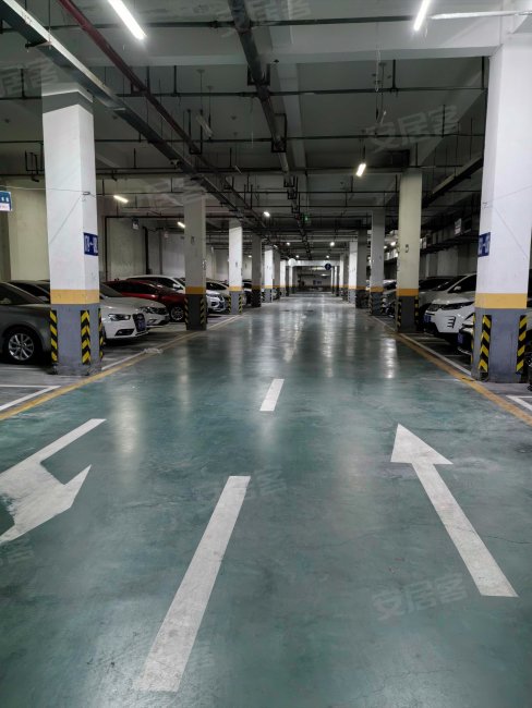 地下车库出售(幸福港湾青年公寓,紧邻城东路主路,进出车方便)