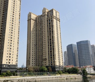 世茂御龙湾湖心岛