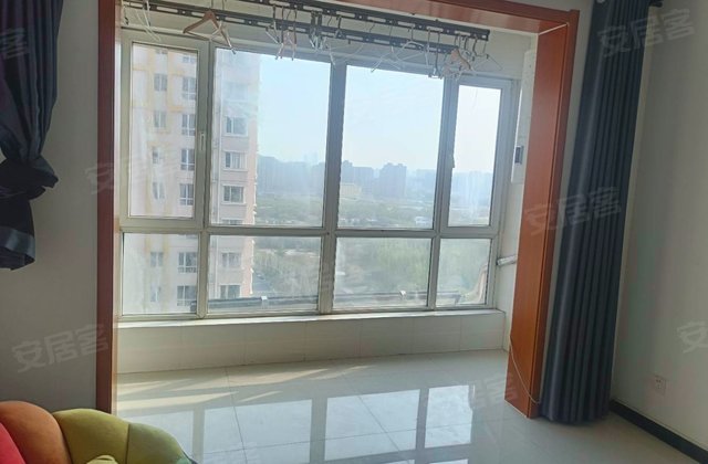 维多利亚夏郡3室2厅2卫134.69㎡南北95万