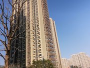 地铁口荣盛城一期 大三室 楼层采光好 集中供暖