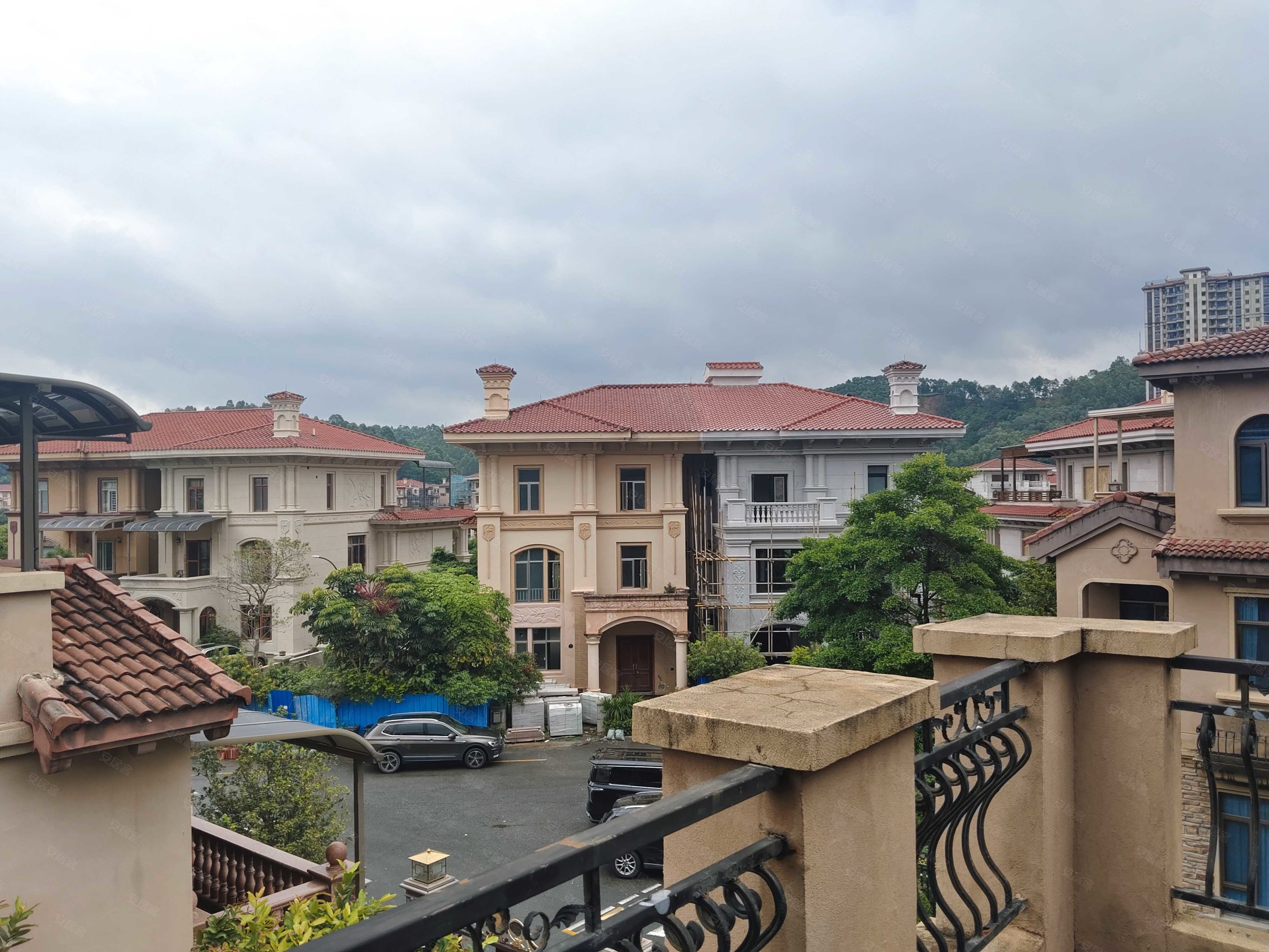 碧桂园山湖城(别墅)5室2厅4卫268㎡南北528万