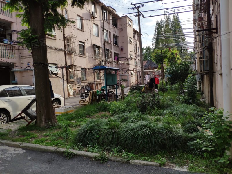 民主街32弄小区 