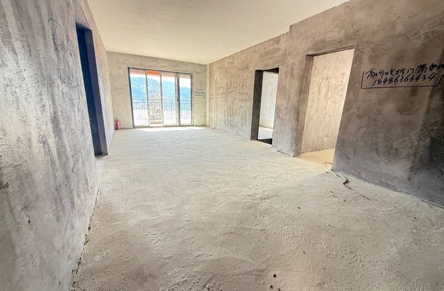 未来城南湖4室2厅128㎡39.2万二手房图片