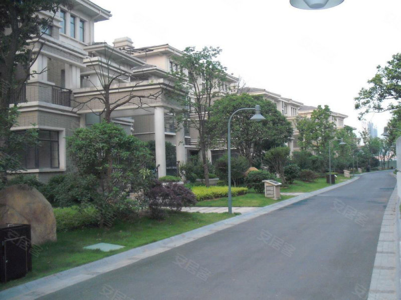 藏珑湖上国际花园(别墅),洪山路188号-长沙藏珑湖上国际花园(别墅)