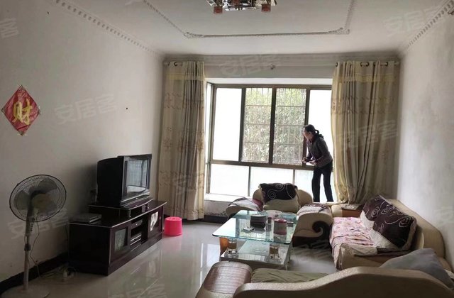 兴发小区3室2厅138㎡29.8万二手房图片