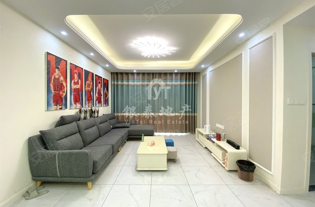 万达广场荣顾 精装四房 电梯中层 朝南无遮挡 保养99新