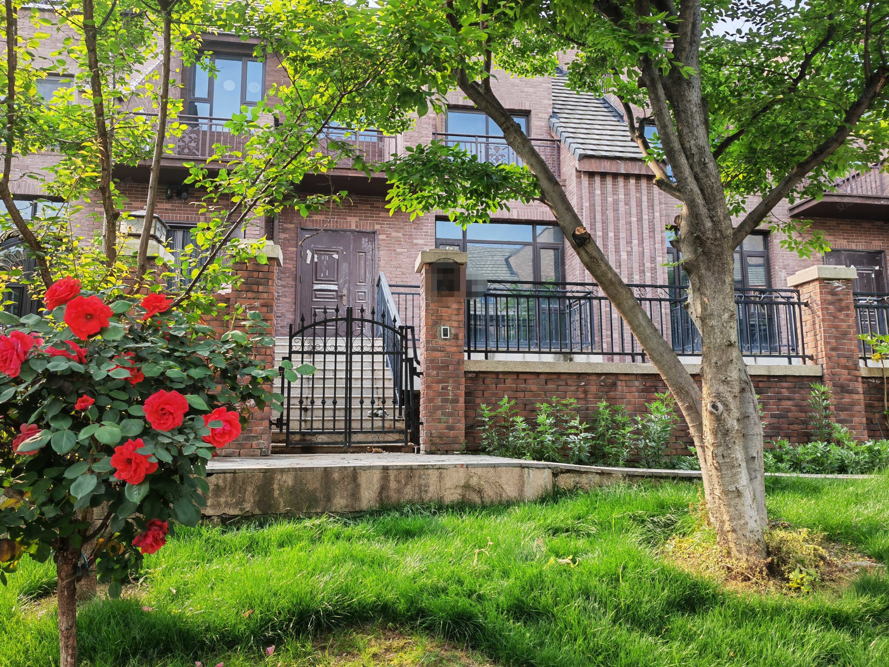 鹭山湖乐活岛(别墅)6室3厅3卫