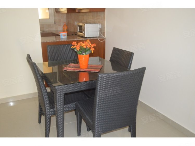 塞浦路斯约¥54万的一居室公寓出售在阿莫尼亚公寓综合体塞浦路斯二手房公寓图片