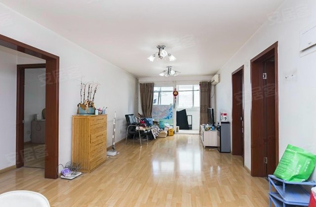 西黄新村北里3室1厅111㎡600万二手房图片