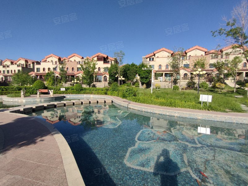 百商托斯卡纳小城(别墅)