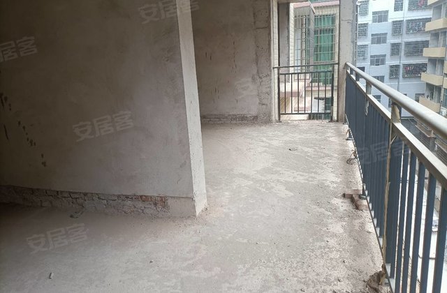 吾苑小区3室2厅130㎡45万二手房图片