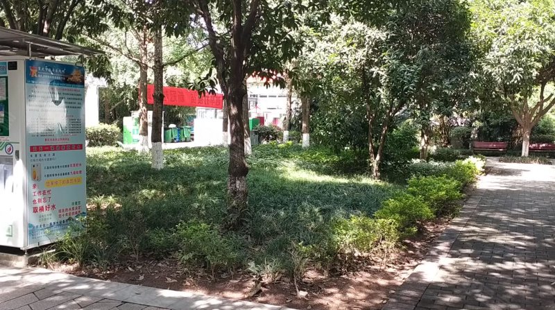 龙柏三村龙兴苑 