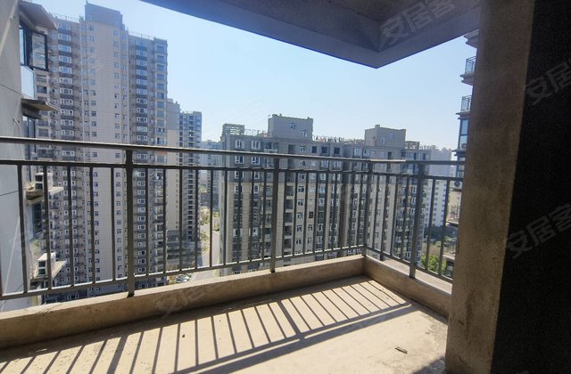 文苑路莲花新城小区3室2厅136㎡59.8万二手房图片