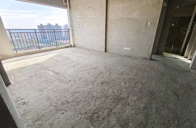 吉立浅水湾3室2厅119㎡55万二手房图片