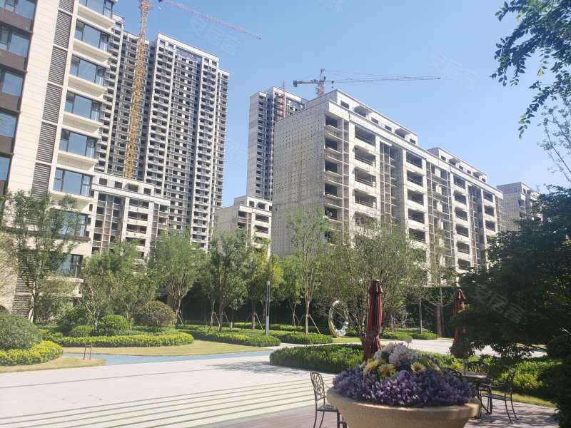 旭辉银盛泰星瀚城,飞跃大道,近济南绕城高速路-济南旭辉银盛泰星瀚城