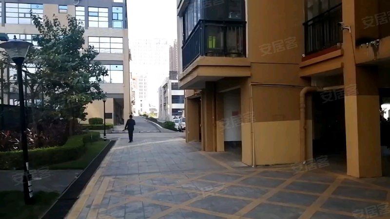 四通八达国际广场,站前路,近永福路-防城港四通八达国际广场二手房