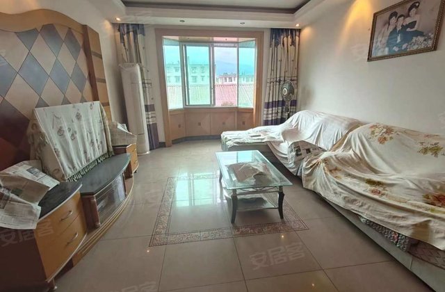 康藏路790号院3室2厅130㎡32.6万二手房图片