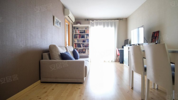 西班牙约¥128万西班牙卡斯特尔比斯巴尔公寓购买二手房公寓图片